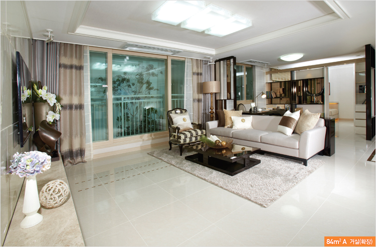 84㎡A 거실(확장) 이미지